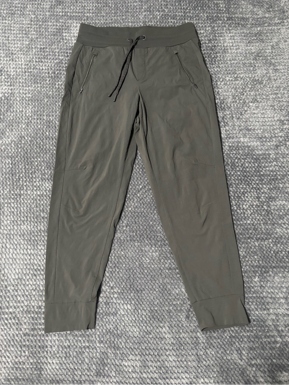 Athleta Trekkie North Mountain Olive colorway. Jogger